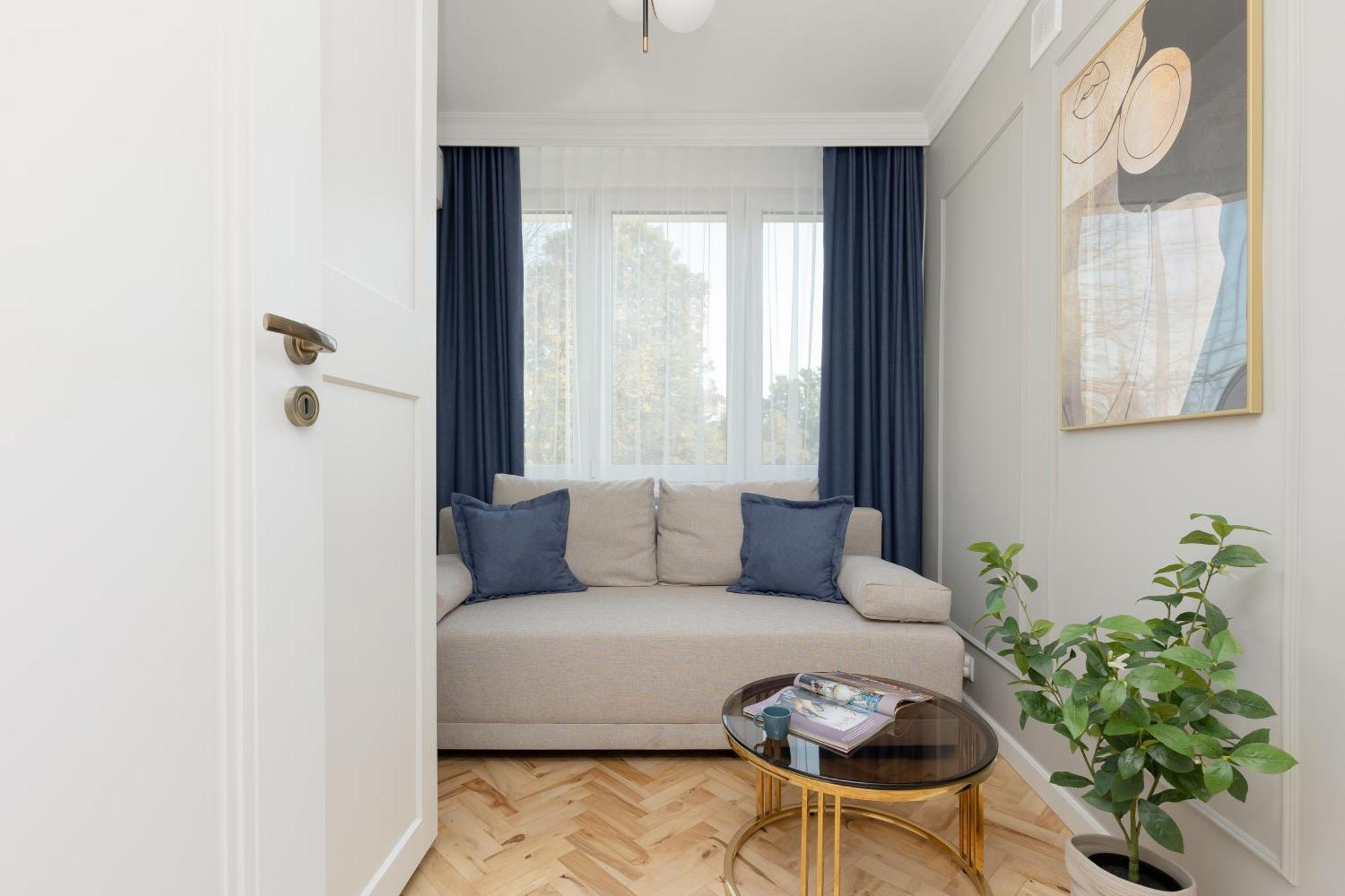 In The Centre Of By Renters *
